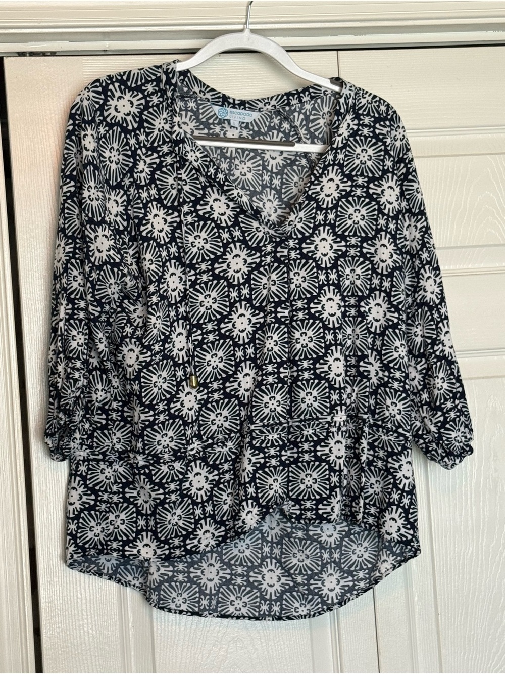 Escapada Living Navy Blue and White Floral-Print V-Neck Tunic
